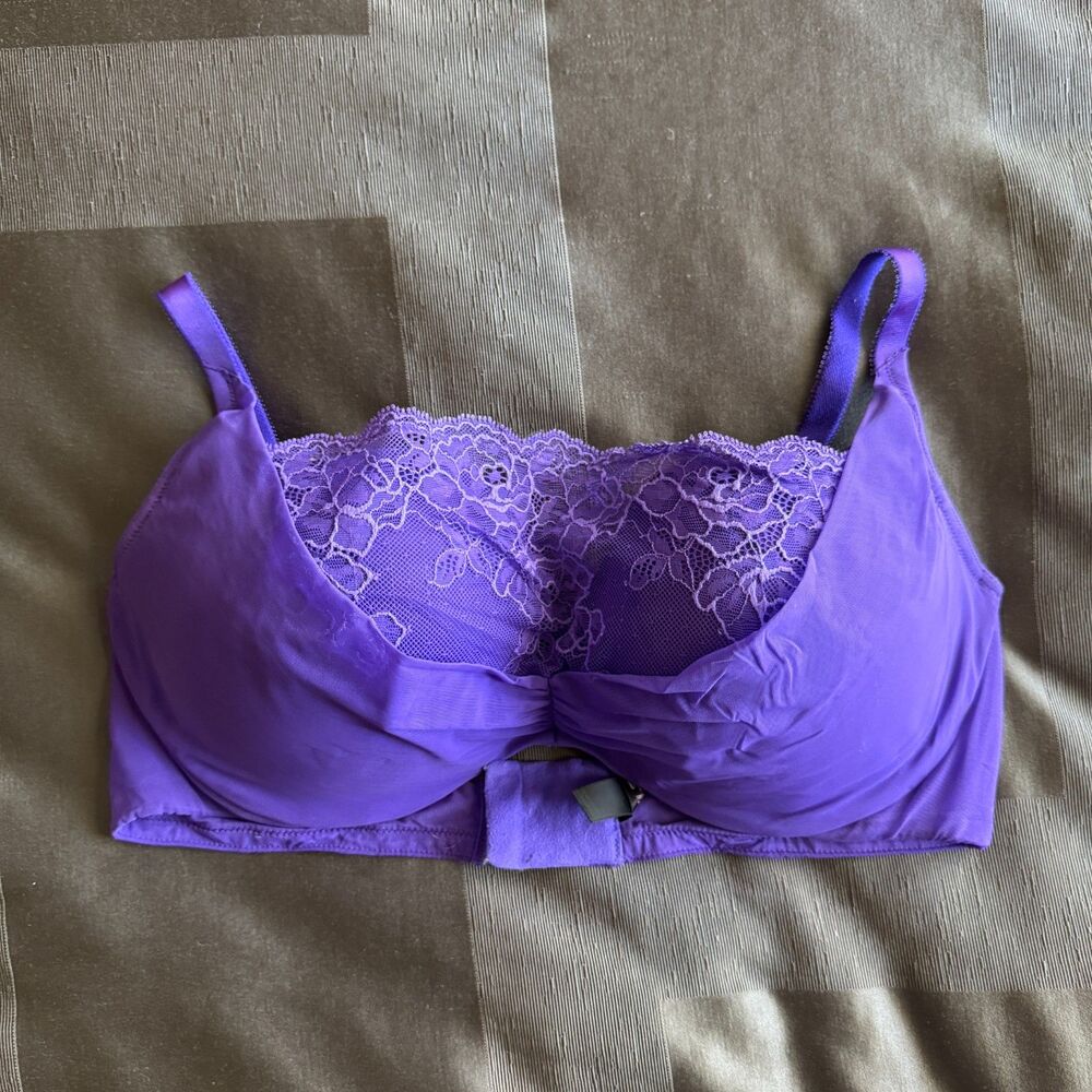 VICTORIA'S SECRET Purple Scalloped Floral Lace Push Up Bra Size 38D